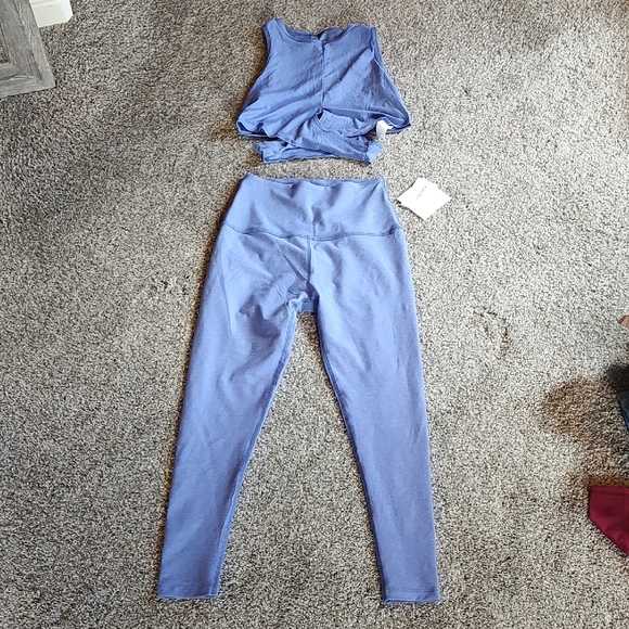 Beyond Yoga Indigo Leggings (M) and Crop Top (S) Set - Picture 2 of 12